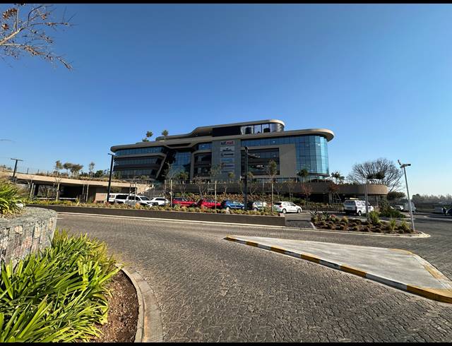 533M² OFFICE TO LET IN DORINGKLOOF